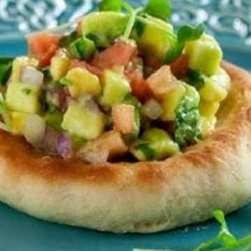 Muçarela,azeitona,cebola,oregano,pimentão,ovo de codorna e ervilha