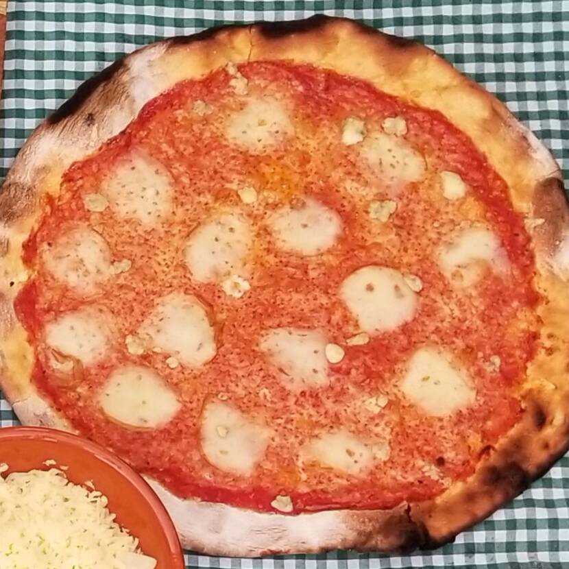Pizza 4 Formaggi
