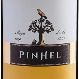 Vinho tinto, com aroma de frutos silvestres e especiarias, com taninos bem presentes mas equilibrados.