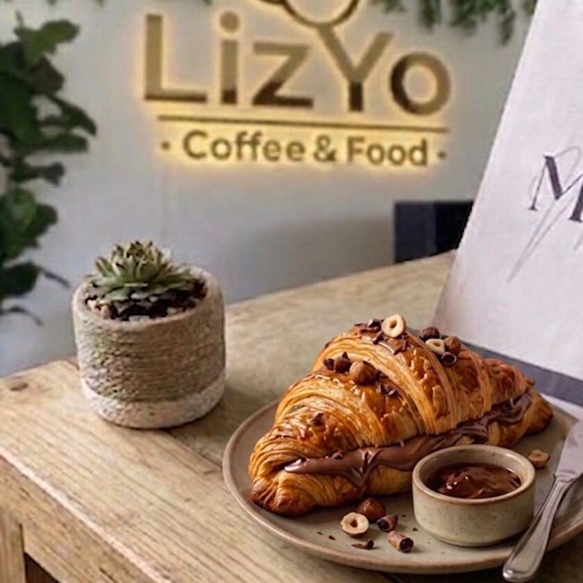 Croissant Relleno de Crema de Avellanas