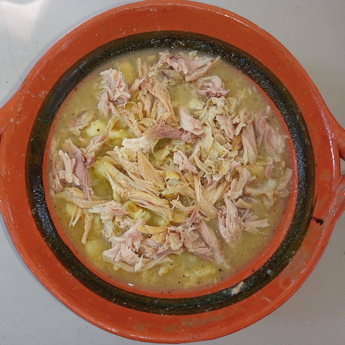Pozole Blanco de Pollo c/botana