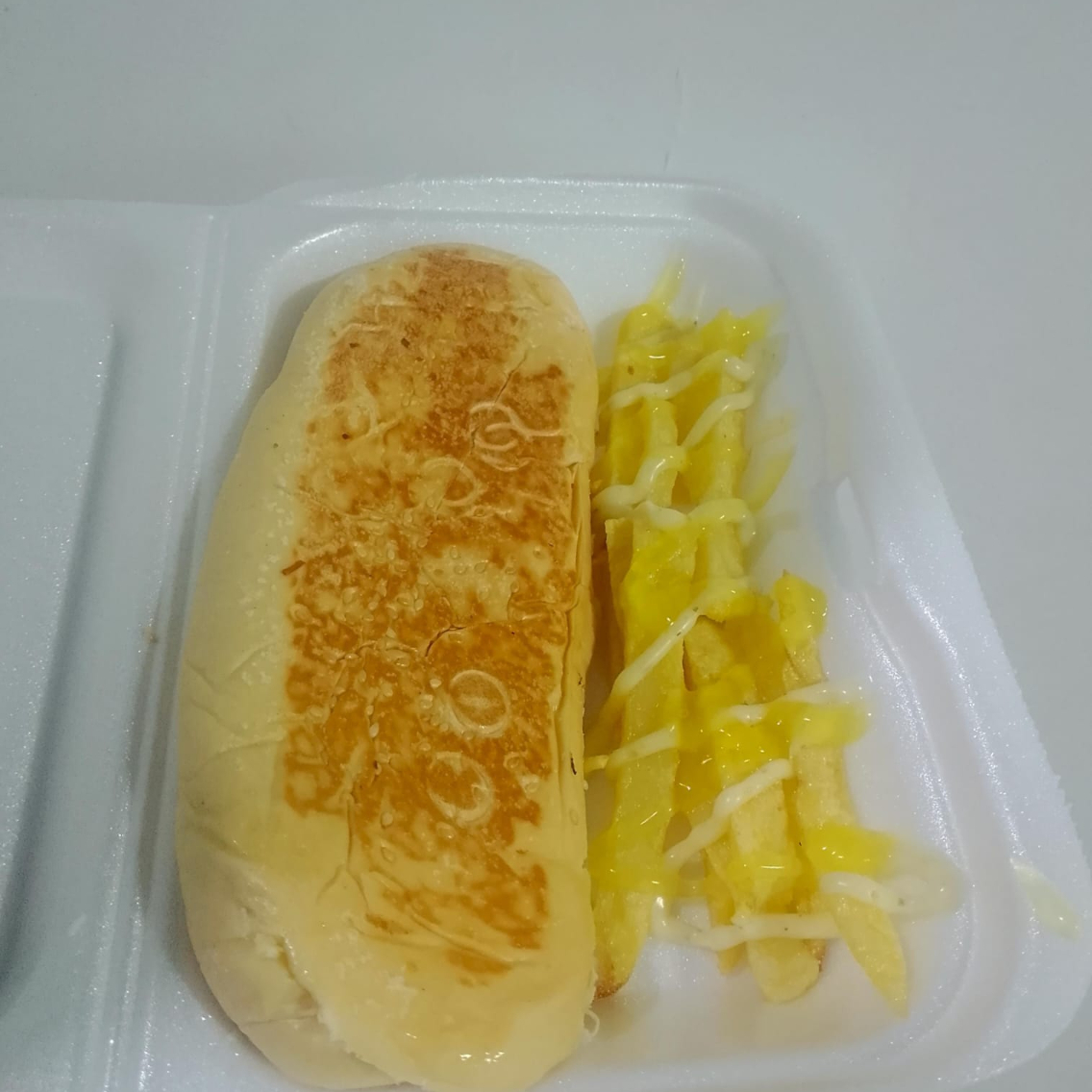 Perro a la Plancha + Papitas + Gaseosa