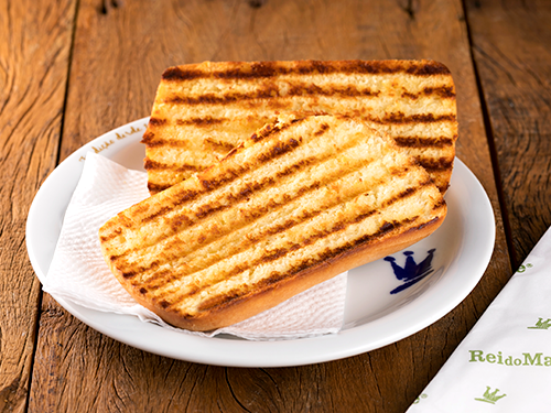 Escolha seu pão e seu acompanhamento para um delicioso pão na chapa.