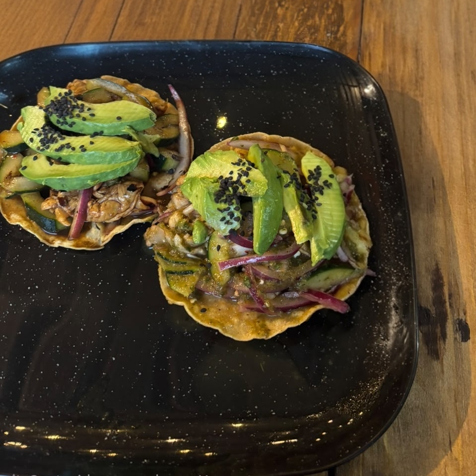 Tostada de Aguachile Negro
