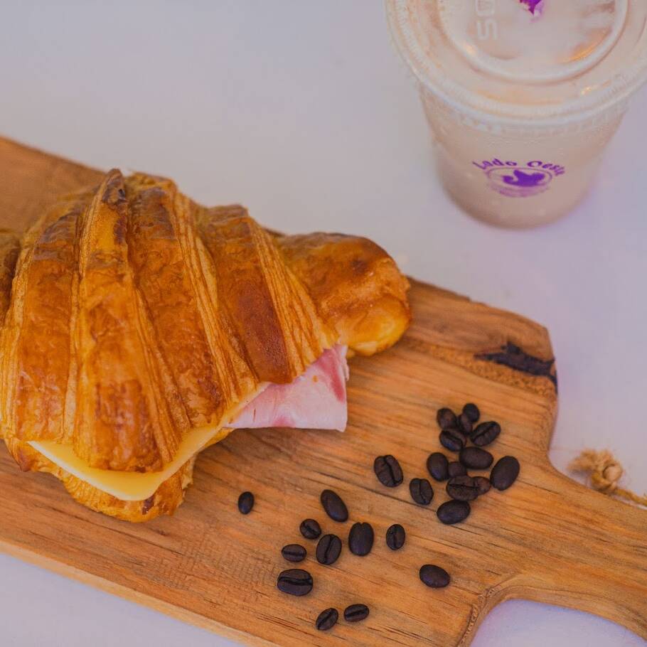 Combo Latte + Croissant