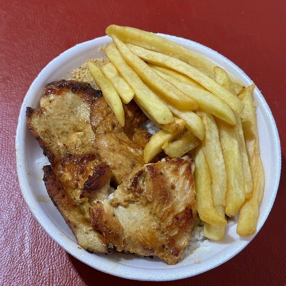 Arroz , feijao , farofa , batata frita