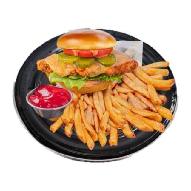 SANDWICH DE POLLO ESPECIAL + PAPAS FRITAS + REFRESCO LATA