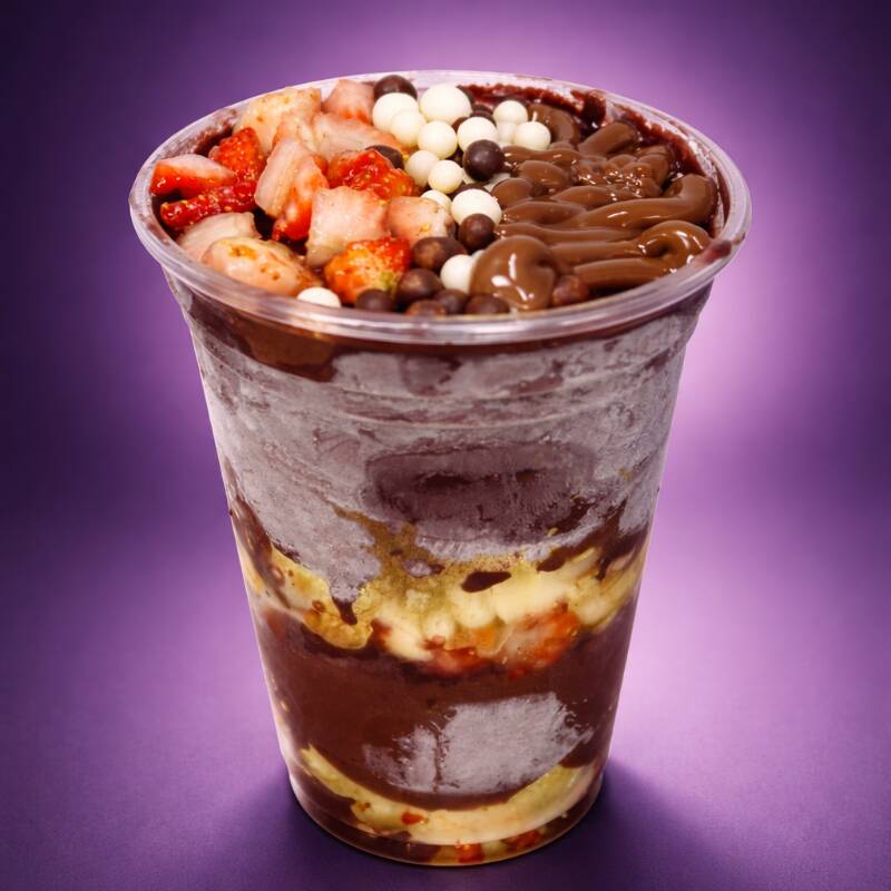 Monte seu açaí! Copo 700 ml. Você pode fazer todas as combinações que sempre desejou! Nessa opção você tem direito a 6 adicionais grátis.