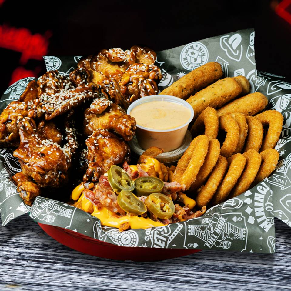Charola Poker Sampler
