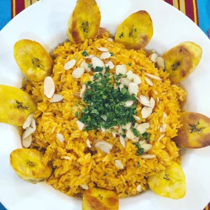 ARROZ CON PLATANOS FRITOS