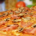 Muçarela, Presunto, Bacon, Calabresa, Champignon e Palmito