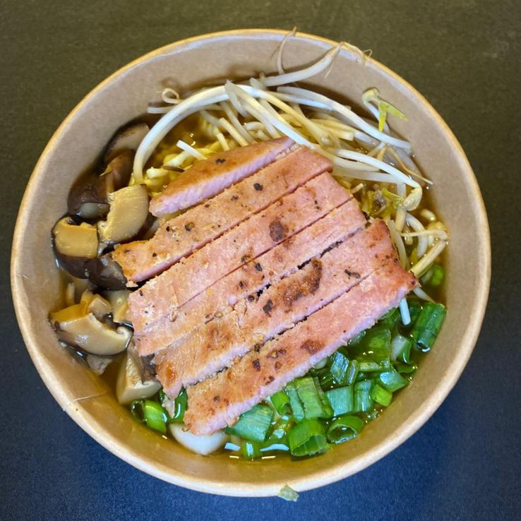 Ramyun Tradicional de Chuleta de Cerdo