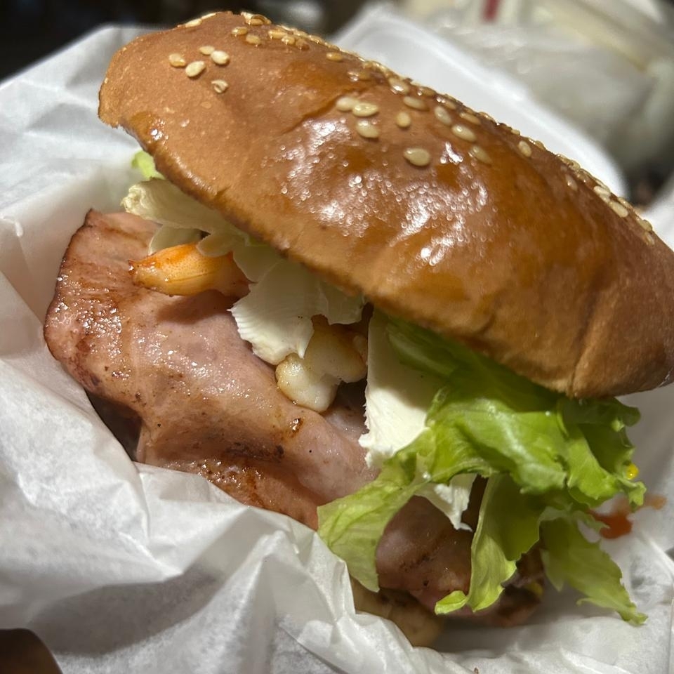Hamburguesa Philadelphia combo papás y soda