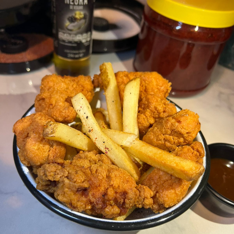 PAPAS CON BONELESS