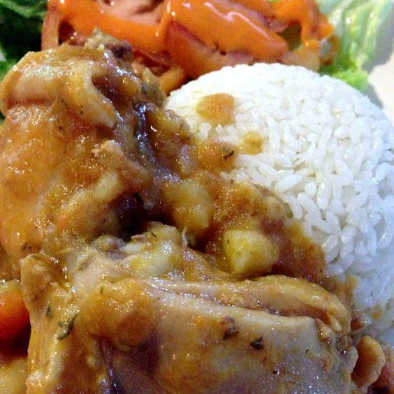 Pollo Guisado