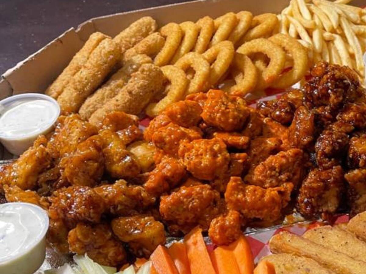 Boneless & Burgers (Los Olivos)