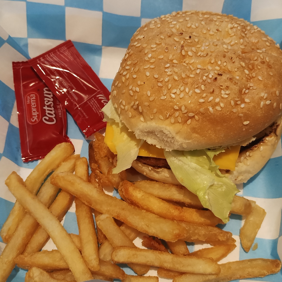 Hamburguesa+papas+jugo+sorpresa