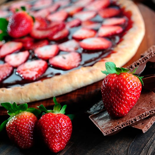Pizza de NUTELLA y Fresas 30 Cm de Diámetro
