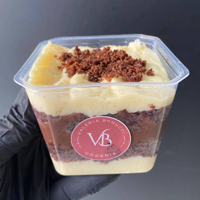 Creme de beijinho, massa de chocolate 100% artesanal e brigadeiro de chocolate gourmet