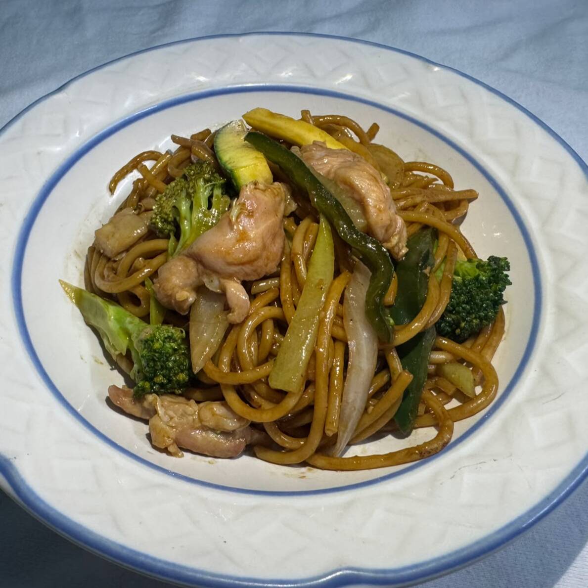 Pasta Loo Mein (Res, Pollo o Cerdo)