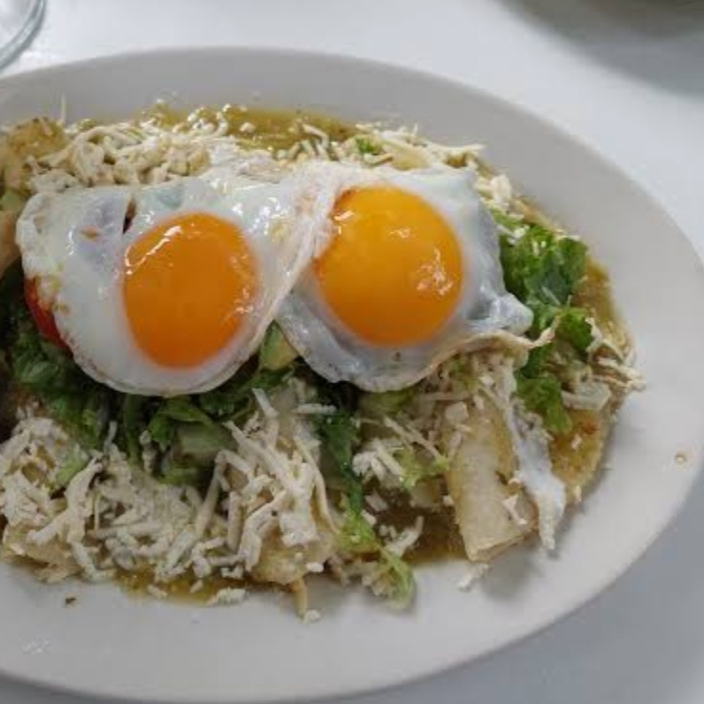 Enchiladas Verdes Con Huevo