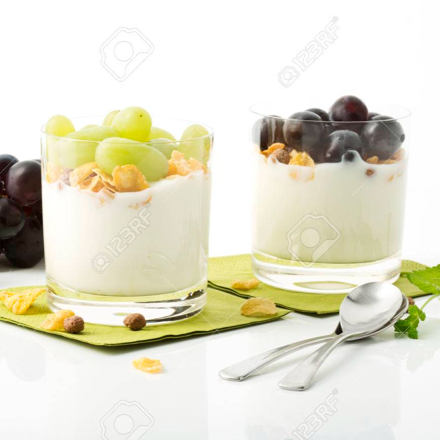 Charola de Uvas con Chantilly
