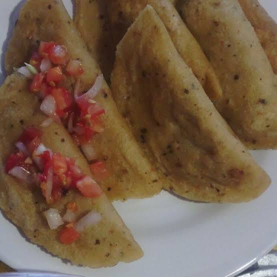 Empanada de Papa con Chorizo
