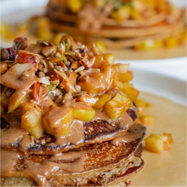FRENCH TOAST DE MANZANA CON MACA CANELA