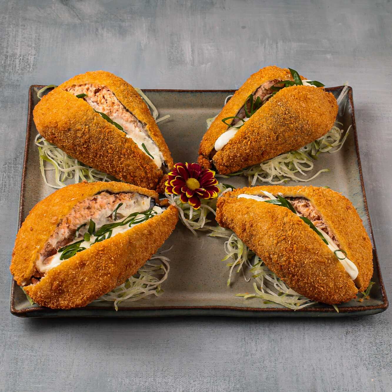 4 Temakis Salmão Empanado