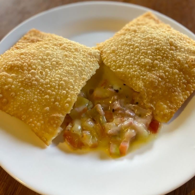 Queijo, presunto, tomate e oregano
