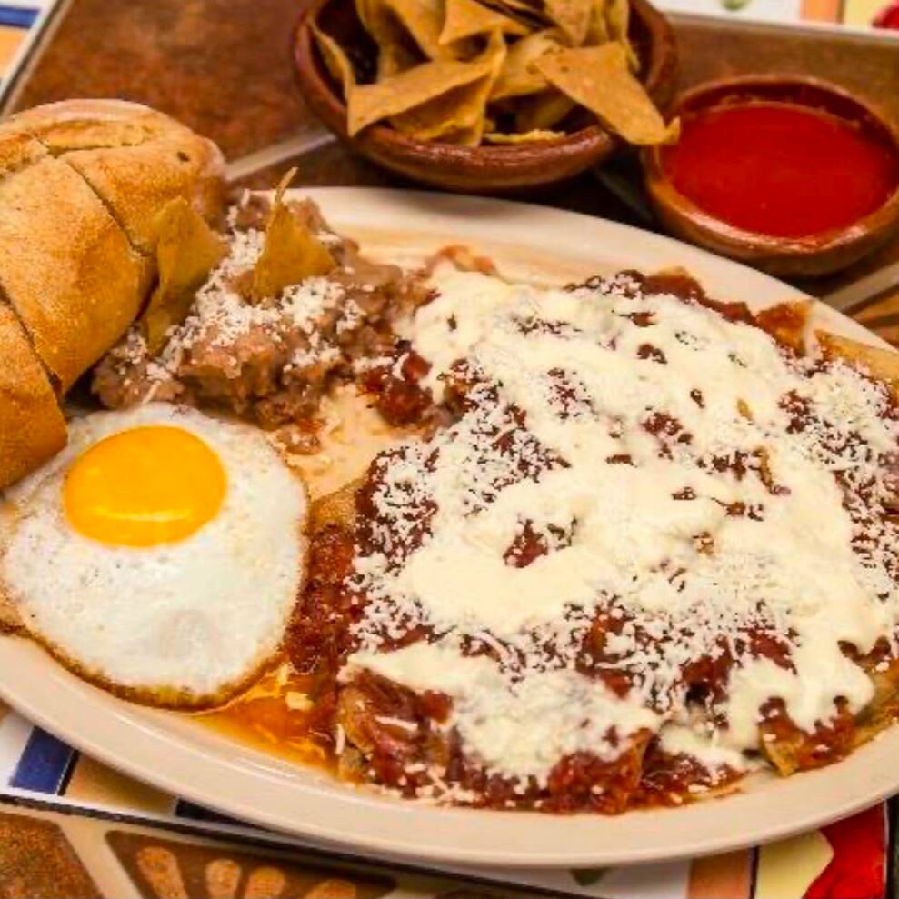 Chilaquiles con Huevo