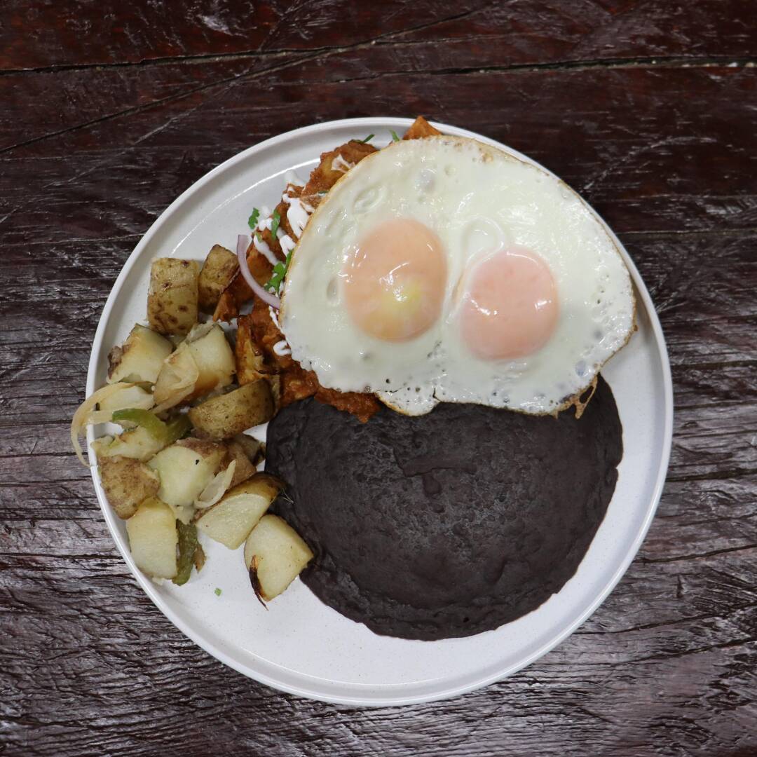 Chilaquiles con Huevo