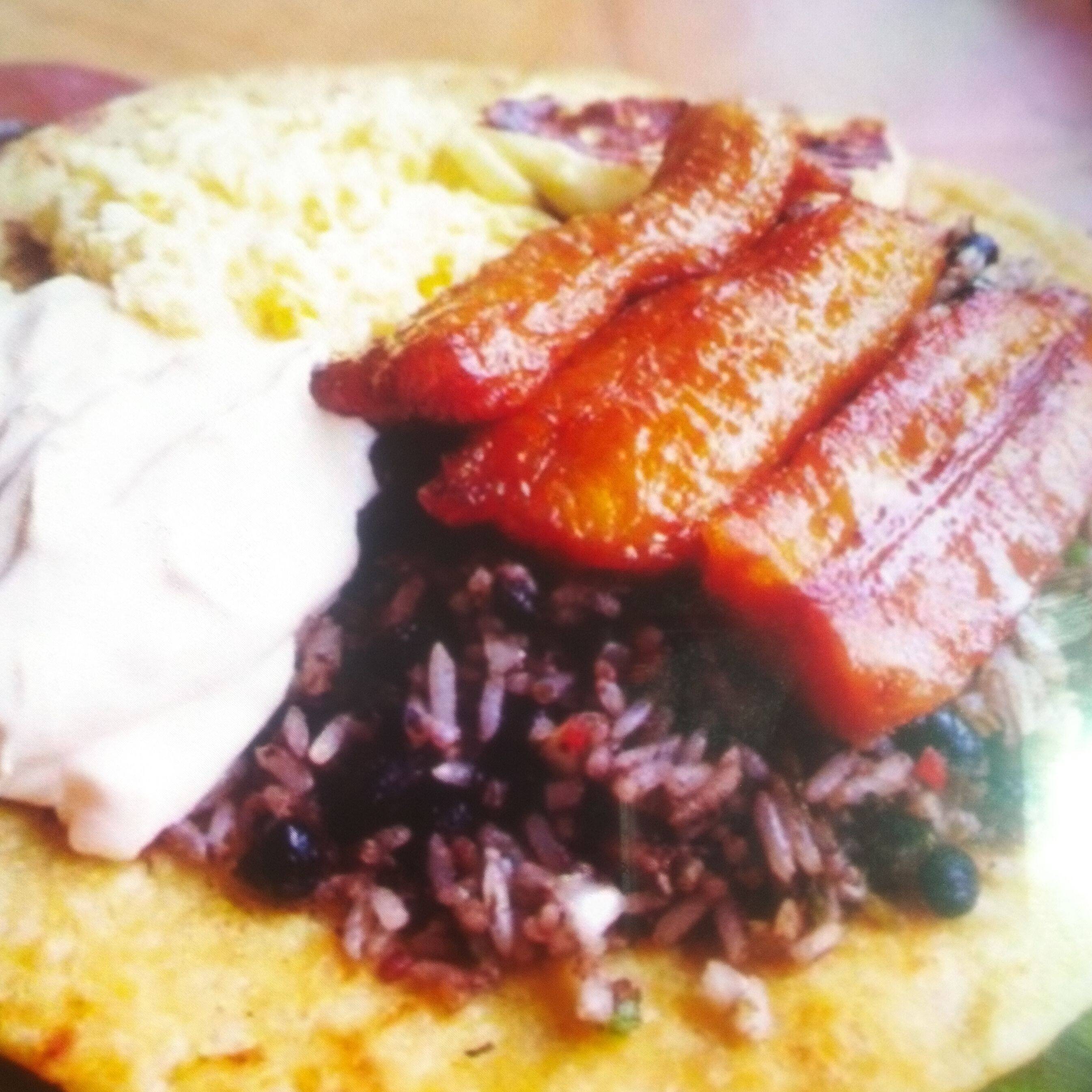 Pinto tortilla natillas huevos plátanos