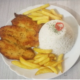Milanesa de Pollo, Papas Fritas , Inca Kola 500 Ml