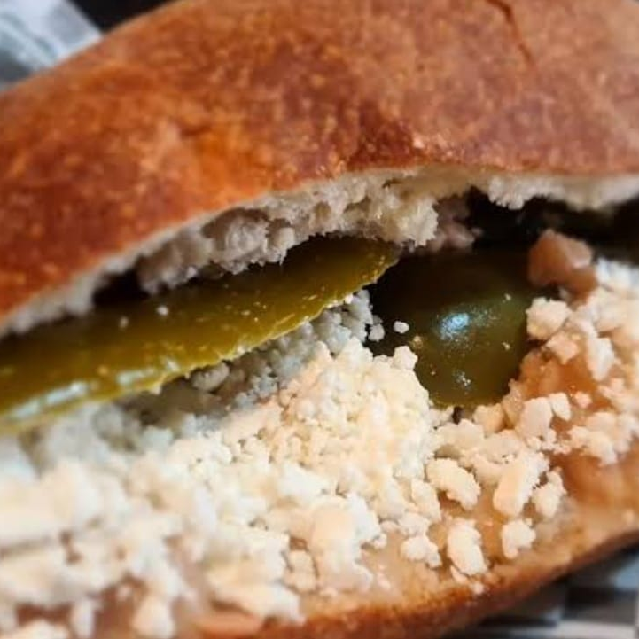 Lonche de Frijol con Bistec