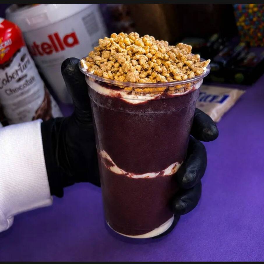 Refresque o seu Dia com nossos deliciosos copos de açaí ou creme! Uma explosão de sabor e energia em cada colherada. Escolha seu favorito e aproveite