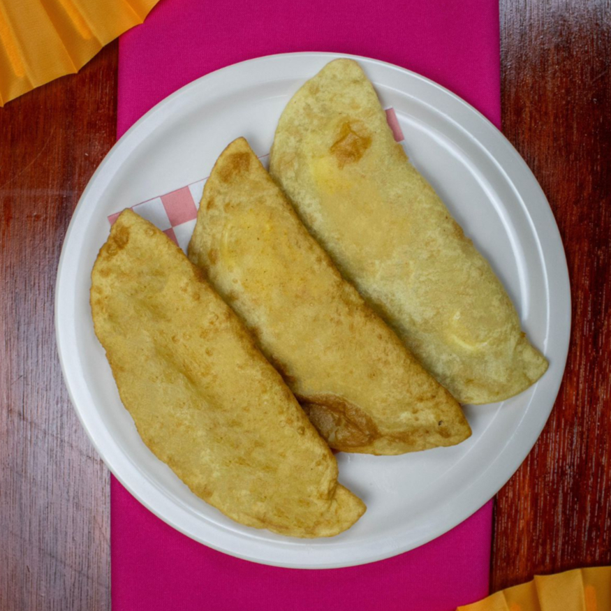 EMPANADA MIXTA QUESO DE BOLA-PAVO