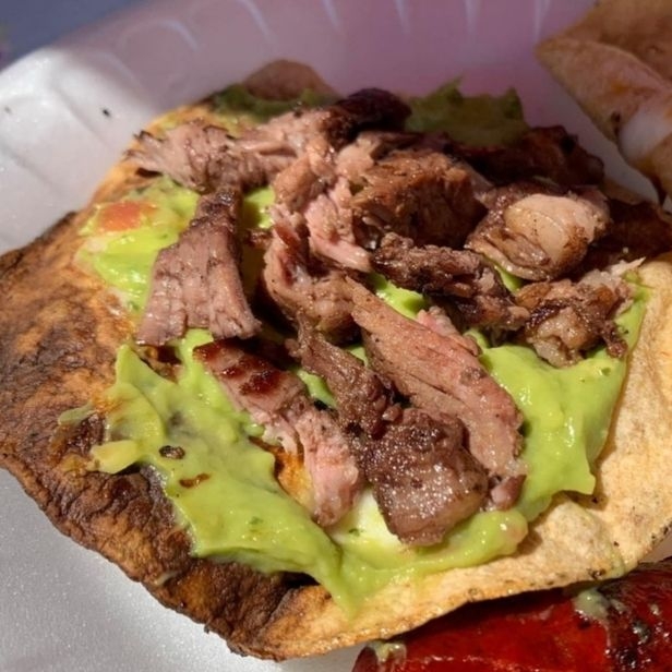 Tostada de Carne Asada