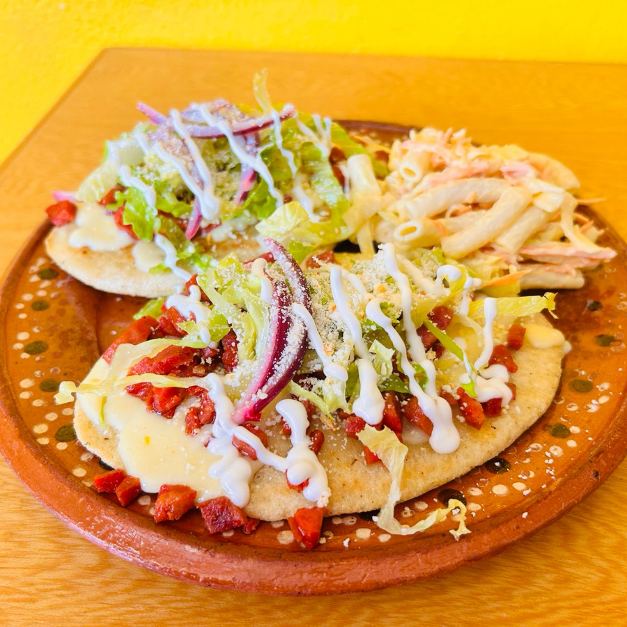 Huaraches de Choriqueso + Sopa + 1/2 L Agua