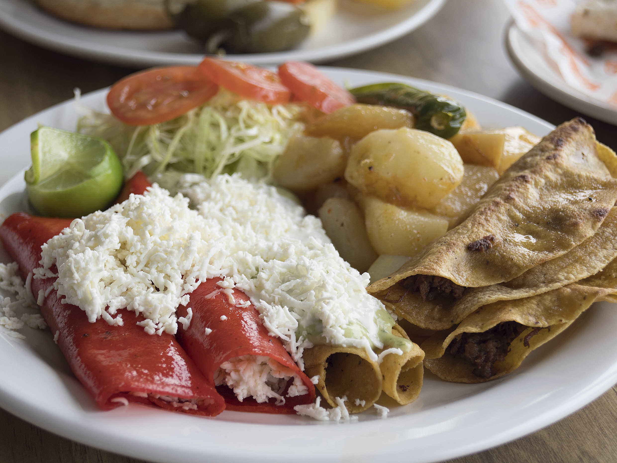 Orden (2 Enchiladas, 2 Flautas y 2 Tacos Dorados).