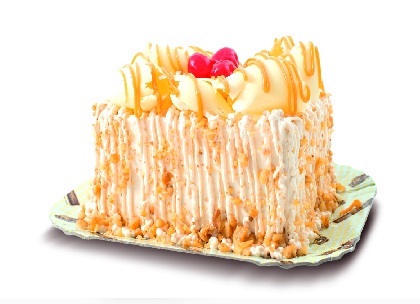 Bolo branco, recheio de doce de leite com nozes e mousse de leite em pó, cobertura de mousse branco, nozes, raspas de chocolate branco, riscas de doce de leite e cerejas (decorativas).