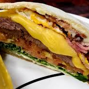 FILÉ MIGNON, ALFACE, TOMATE, MAIONESE, QUEIJO, OVO E BACON