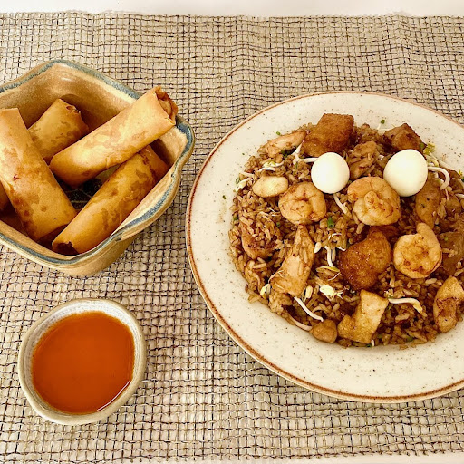 Menu Arroz Especial y Egg Roll´s x 4