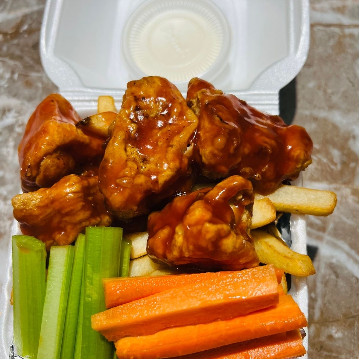 Combo Bonless con Papas + Refresco 600 Ml