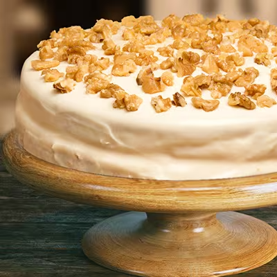 Um clássico da Casa de Bolos! Um bolo sofisticado com uma massa leve e molhadinha e recheio de Nozes. Uma cobertura cremosa deliciosa coberta com nozes in natura. Ideal para receber a família e os amigos.
Peso aproximado do bolo: 1.610 gramas
Rende aproximadamente 27 fatias de 59,6 gramas
Alérgicos: Contém Glúten e Lactose. Contém leite e derivados, derivados do trigo, ovo e nozes.
Para informações de ingredientes e tabela nutricional consulte o site.