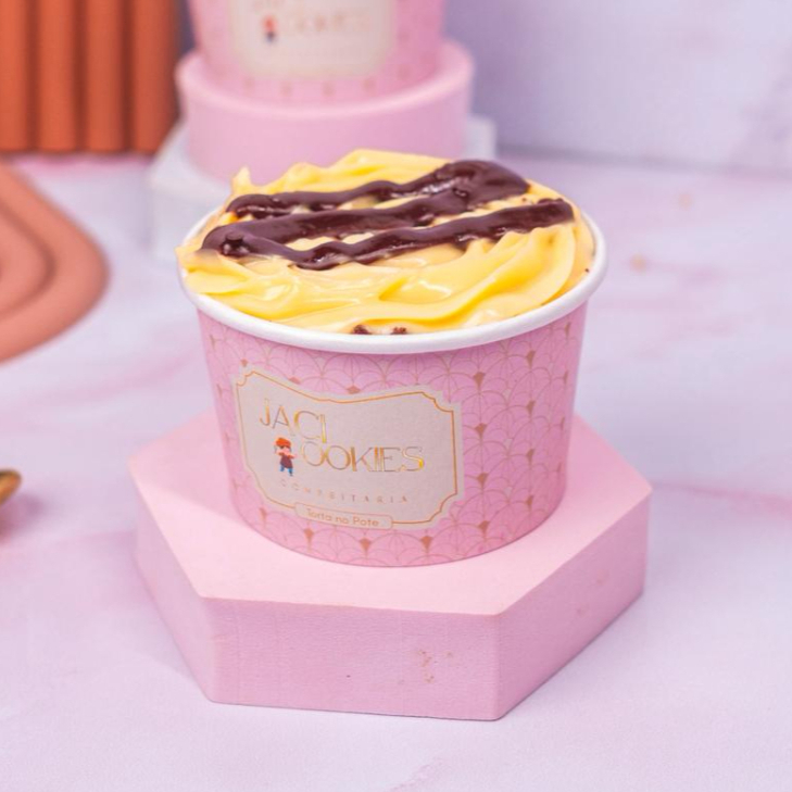 Pote de 250ml, Massa de chocolate cacau, brigadeiro de Ninho cremoso, Nutella e mousse de Ninho.