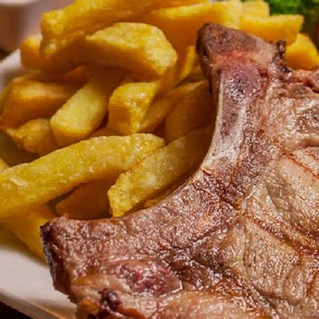 Chuleta con Papas Fritas