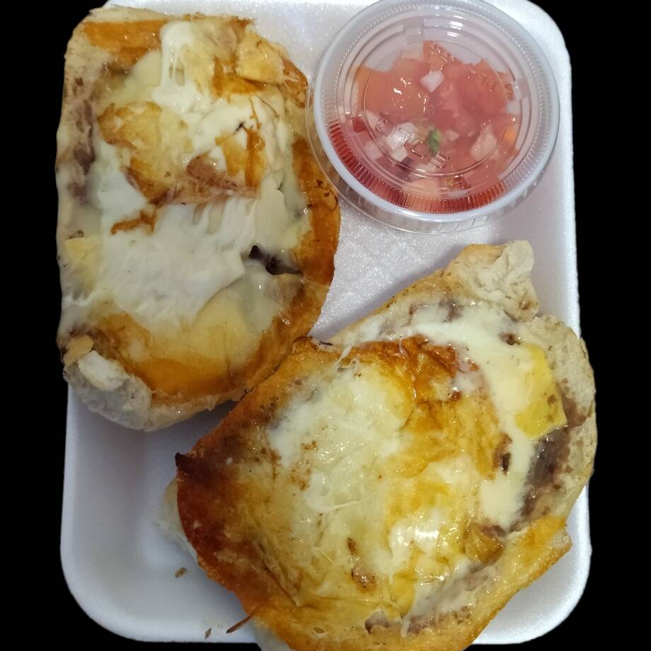 Molletes Tres Quesos