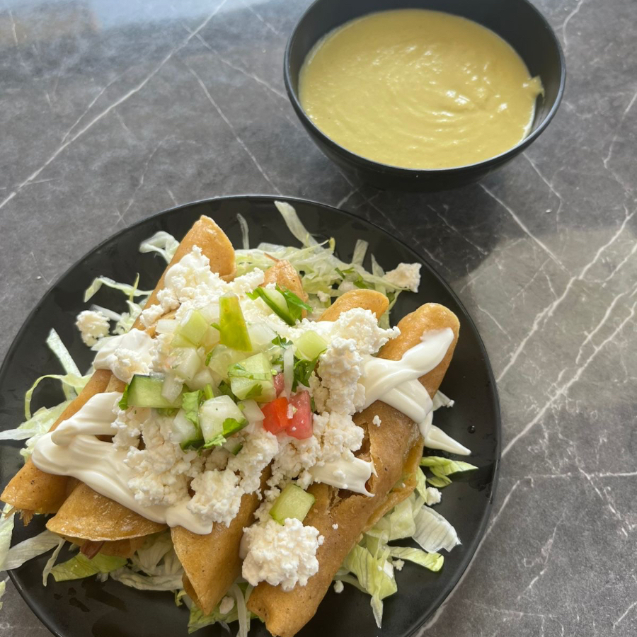 Tacos Dorados de Carnitas (Orden de 4)