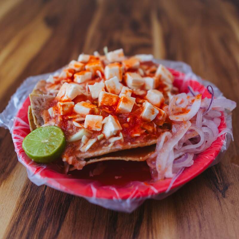 Taco dorado de queso panela con frijoles